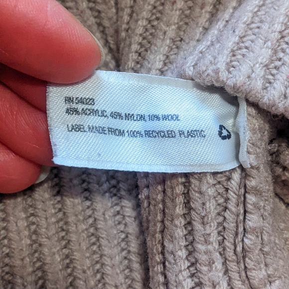 ⭐ BOGO XS Gap cropped wool blend sweater - Picture 8 of 8